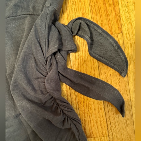 🩶MONROW comfy and flattering jersey dress with cinched waist!🩶 never worn! - Picture 4 of 4